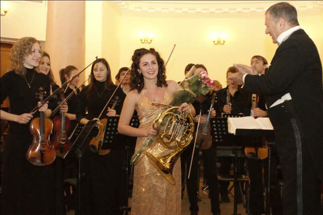 солистка - А. Конон